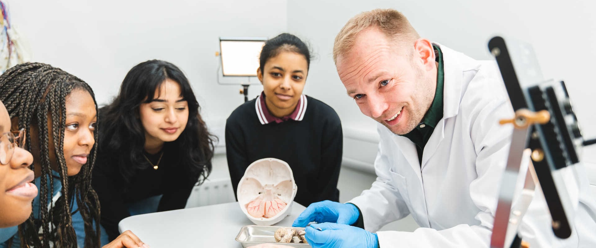The Benefits and Career Opportunities of Studying Psychology in the UK